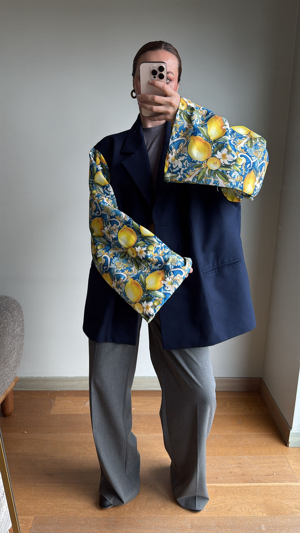Küçük resim: One-of-One Artisanal Design Jacket