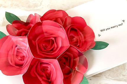 プロポーズや結婚記念日のサプライズに！オーダーメイドフォトブック・アルバムをプレゼントするならHearkoの【結BOOK】