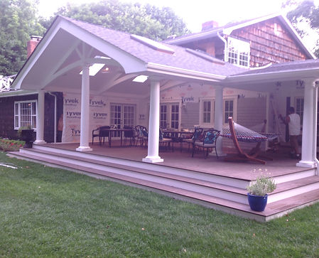 covered deck,high end kitchen