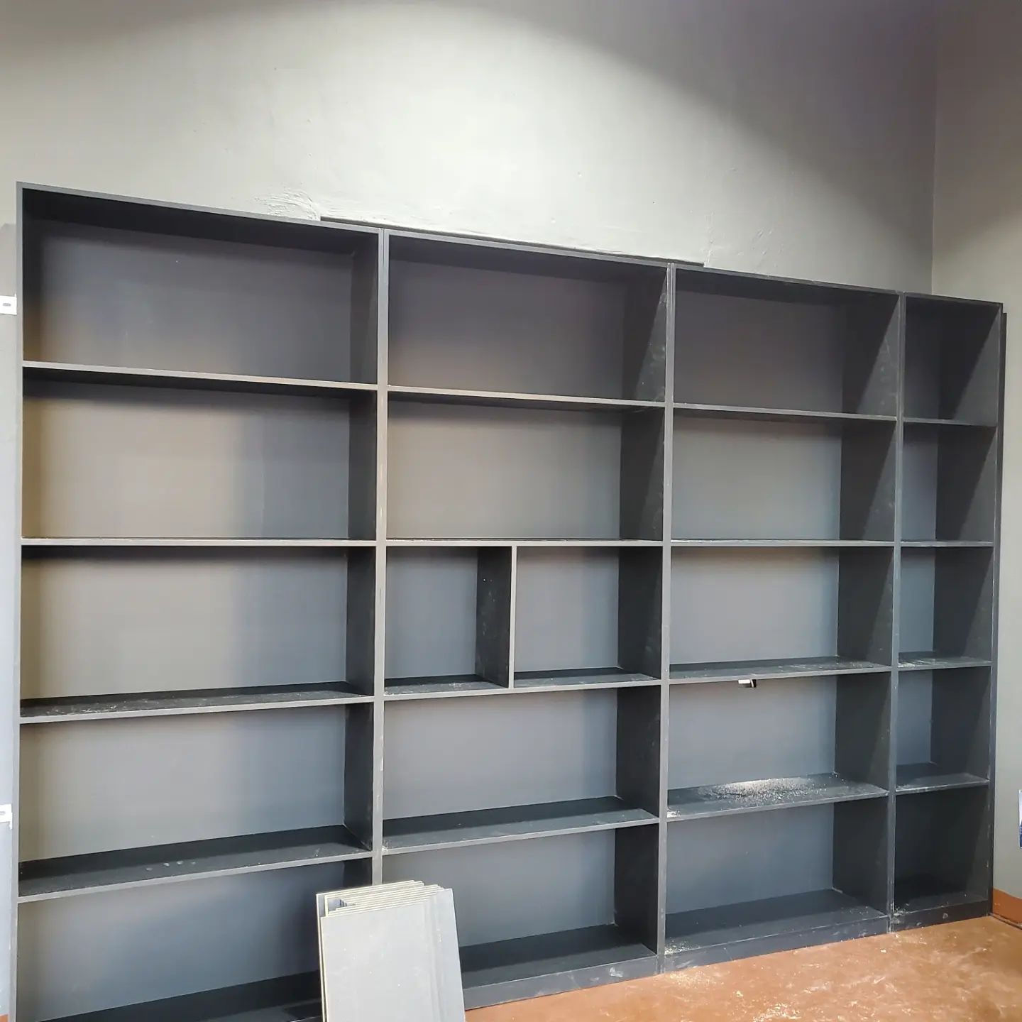 #타이어매장 진열장,수납장