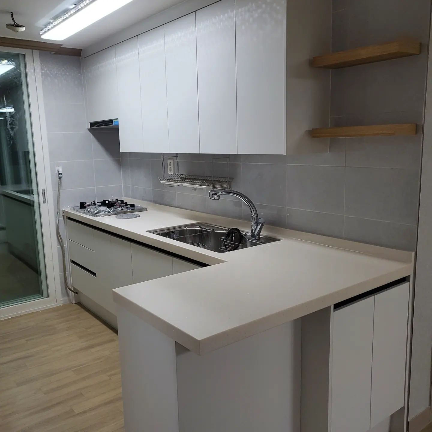 # 거제 현대타운아파트 24평형 씽크,현관장