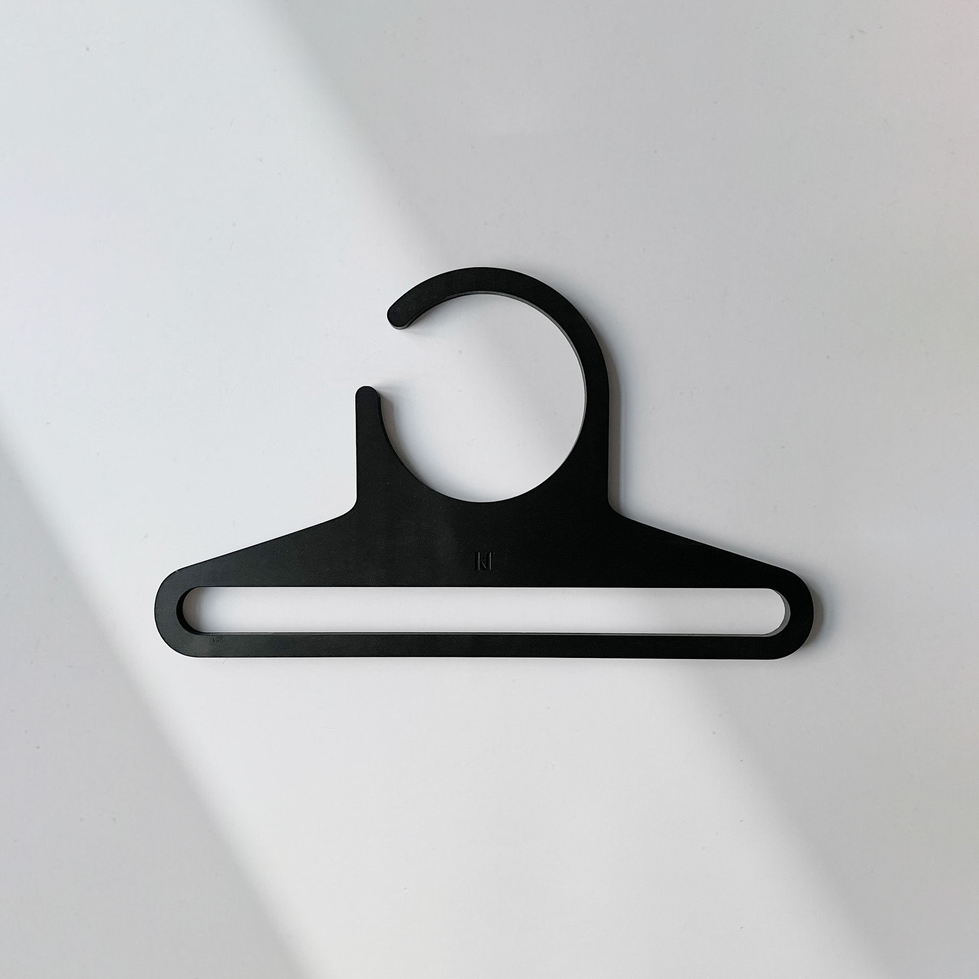 PLAN BLACK coat hanger