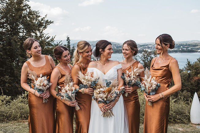 Photo mariée avec ses demoiselles d'honneur