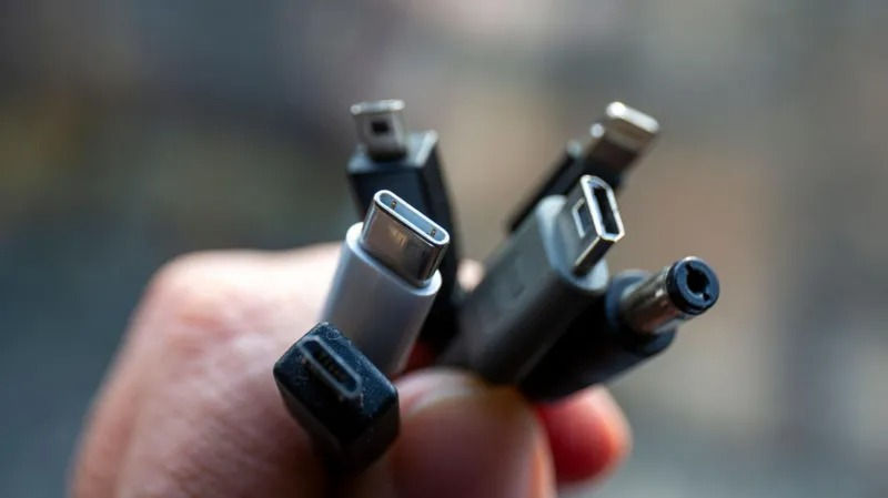UK Considers Adopting EU-Style Common Charging Cable Law to Combat E-Waste