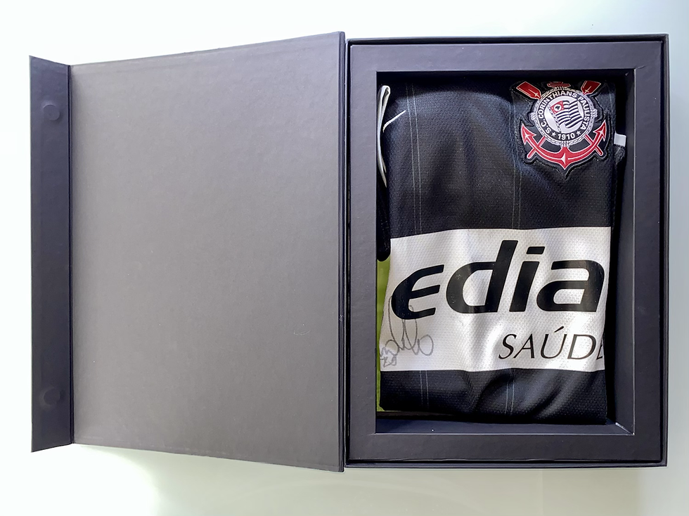 Miniatura: Camisa Corinthians Preta e Branca Autografada pelo Ronaldo de 2009