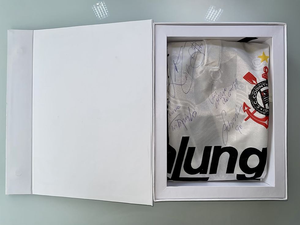 Miniatura: Camisa Branca 1993 autografada pelo elenco