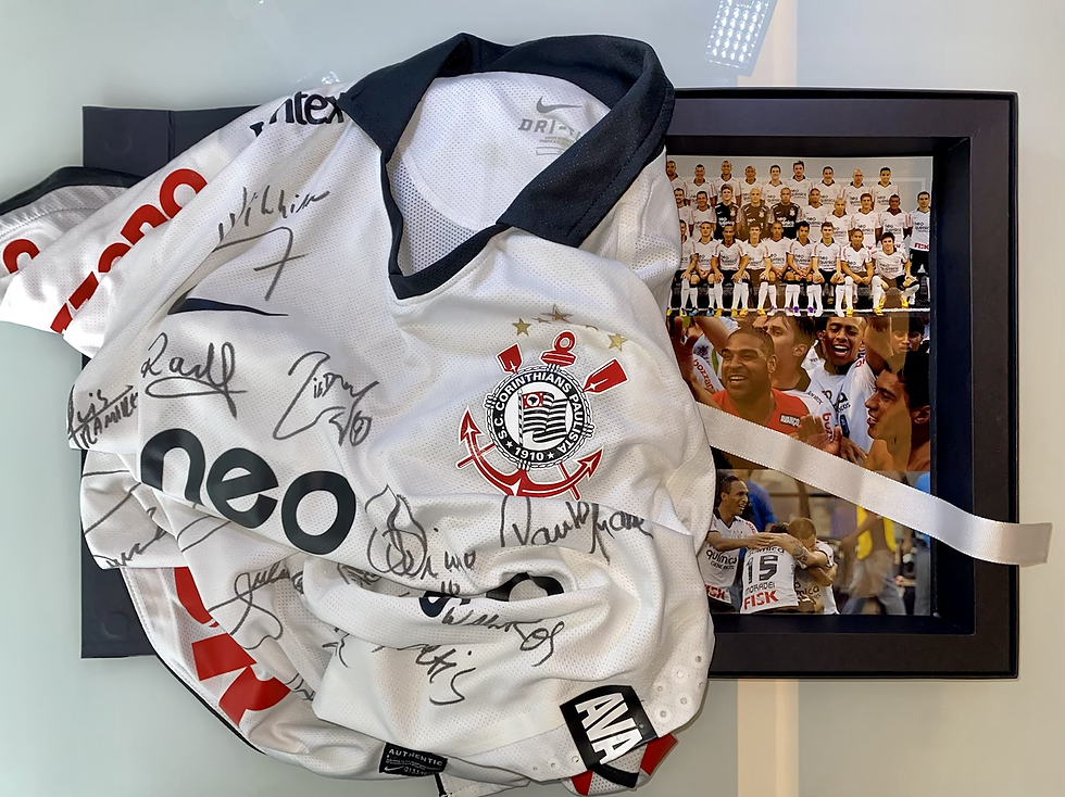 Miniatura: Camisa Branca 2011 autografada pelo Elenco Campeão Brasileiro