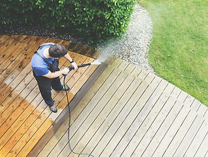 Reinigung Pflege Außenanlage und Garten in Bretten, Knittlingen, Sternenfels und Oberderdingen oder auch Pforzheim, Mühlacker, Maulbronn und Sternenfels. Reinigung Ihrer Büroräume, Praxis, Sanitär Räume und tägliche Reinigung