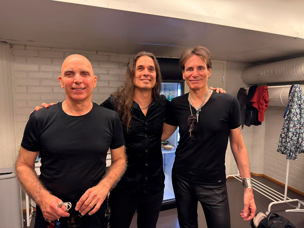 @JoeSatriani @kikoloureiro @SteveVai