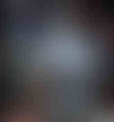 Un personaje del arcángel San Miguel de una fraternidad de diablada en el Carnaval de Oruro 25