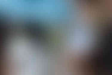 Fotografía de dos desaparecidos durante la dictadura militar en una manifestación en Plaza de Mayo