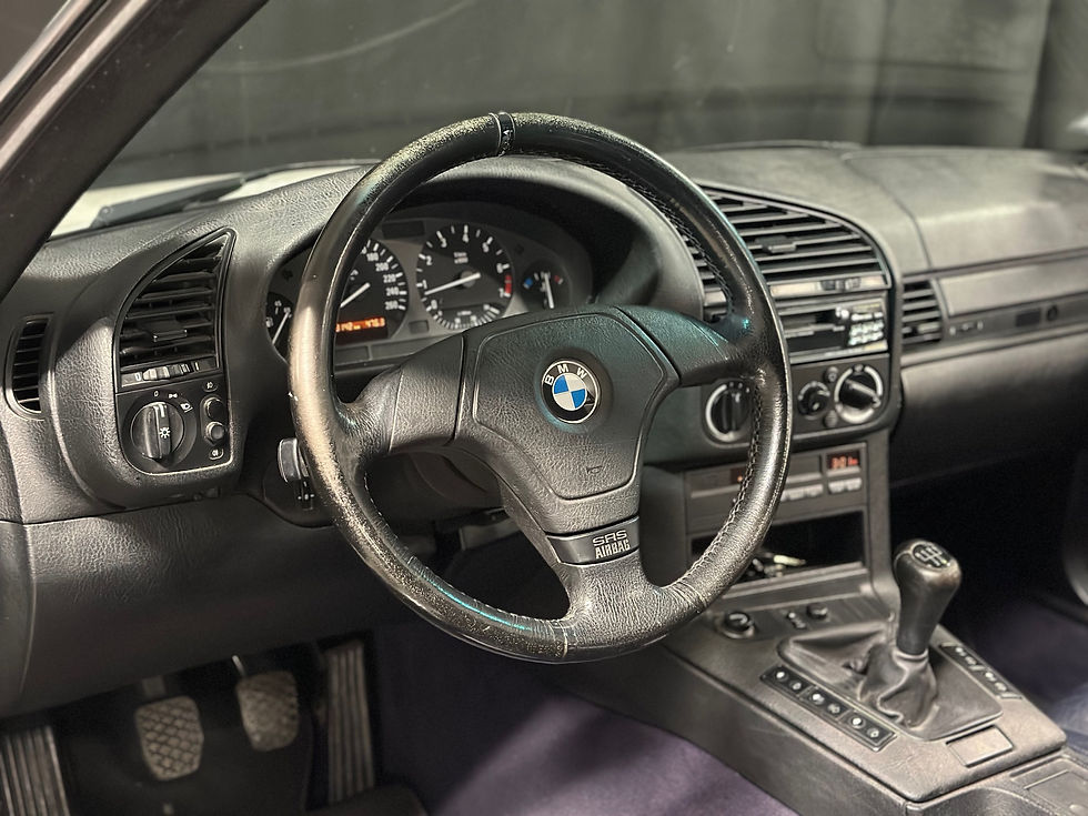 Miniature : BMW E36 Cabriolet 320i