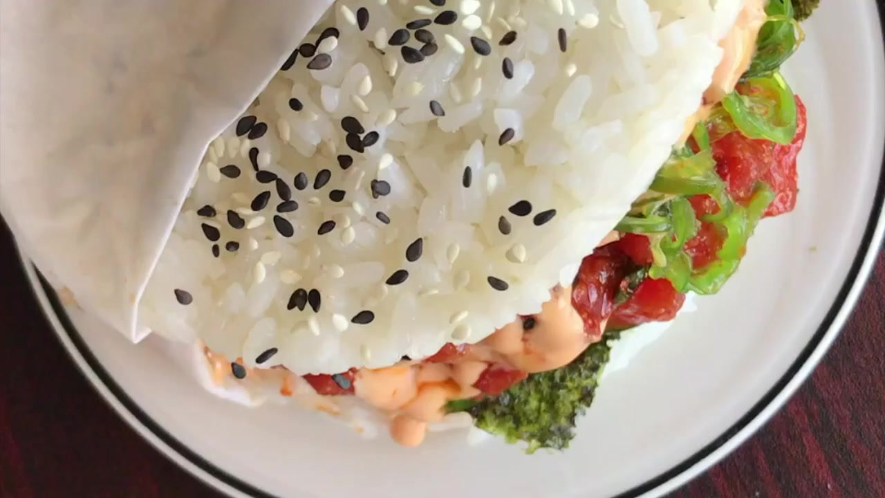 W A V E 波 Asian Bistro & Sushi