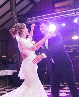 newlyweds-dancing-their-wedding_edited.jpg