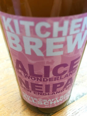 aliceinwonderland neipa flasche.jpeg