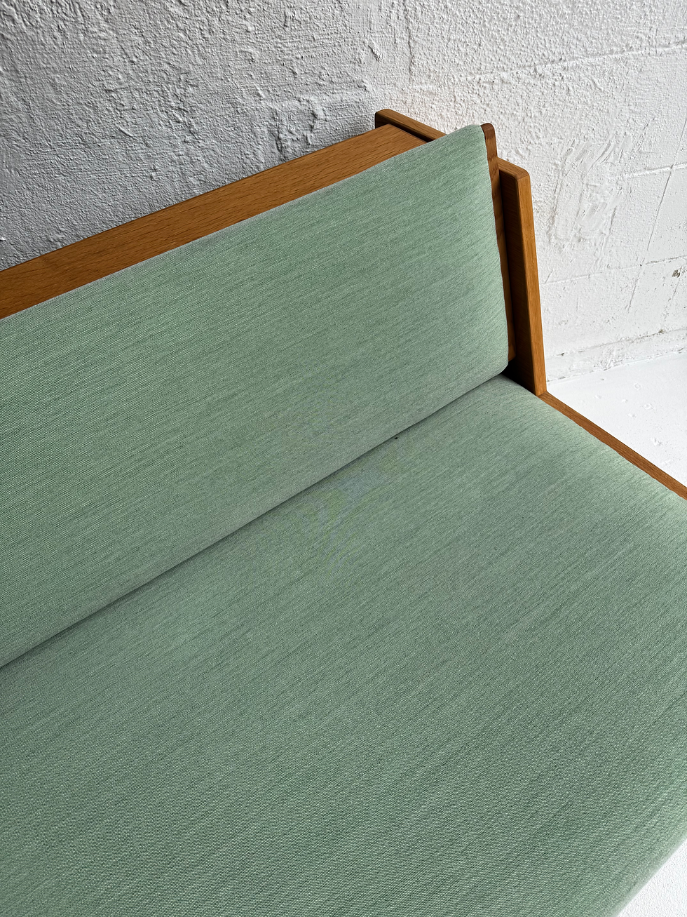 Thumbnail: Hans Wegner daybed