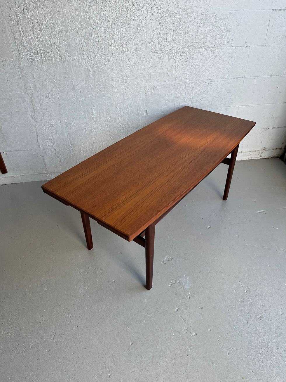 Thumbnail: Danish elevator table 