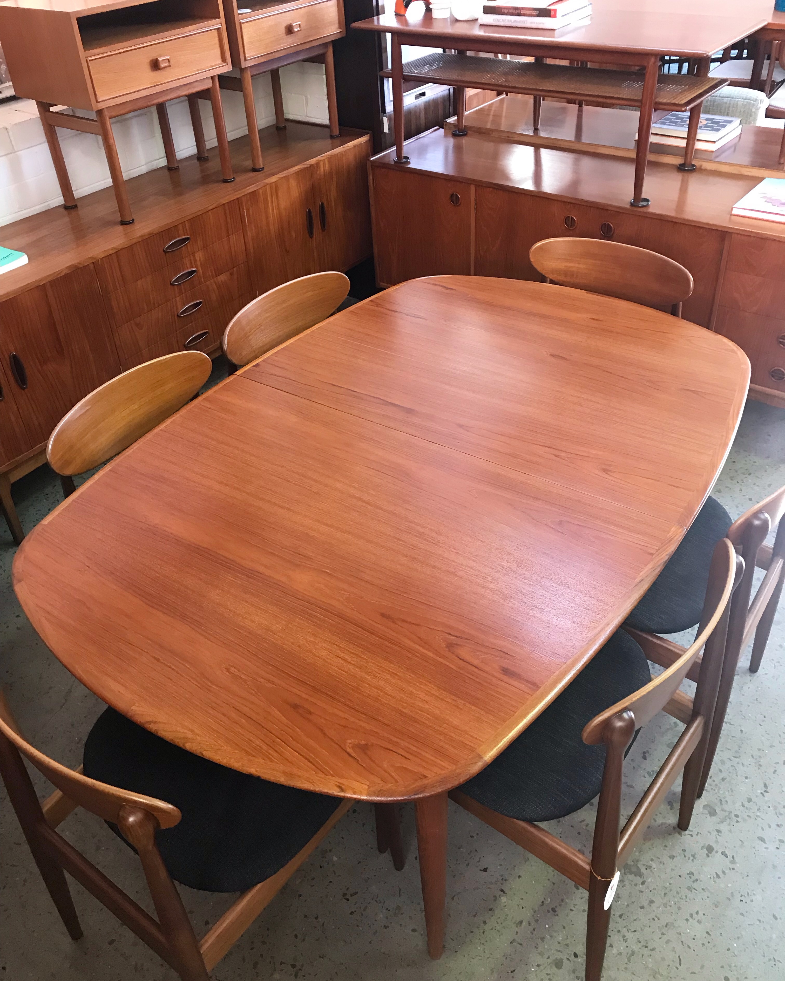 Mid Century Modern Furniture Sitepage 3 Brookvale Tangerineandteal Parker Oblong Dining Table