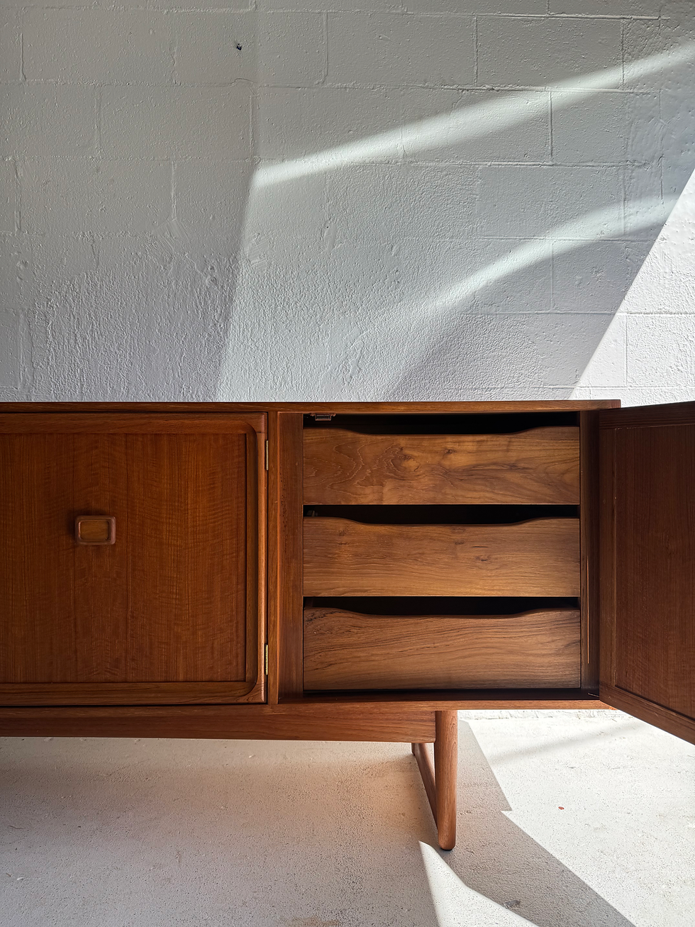 Thumbnail: Long Parker square handle sideboard 