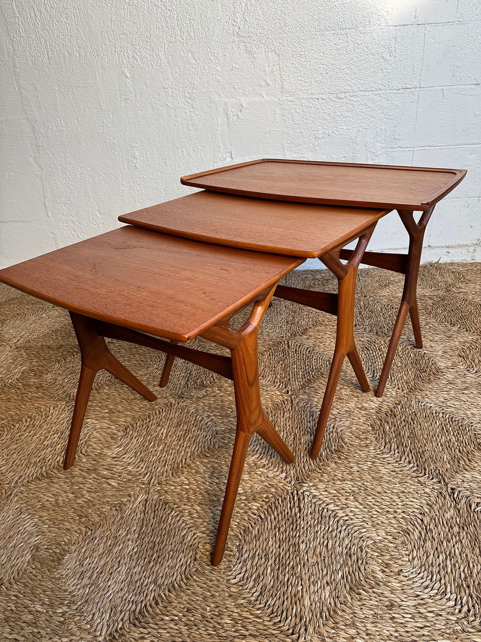 Thumbnail: Johannes Andersen nest tables 