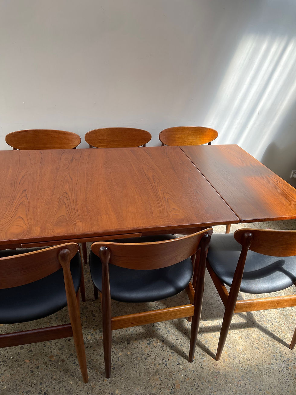 Thumbnail: Parker rectangular extension dining table 
