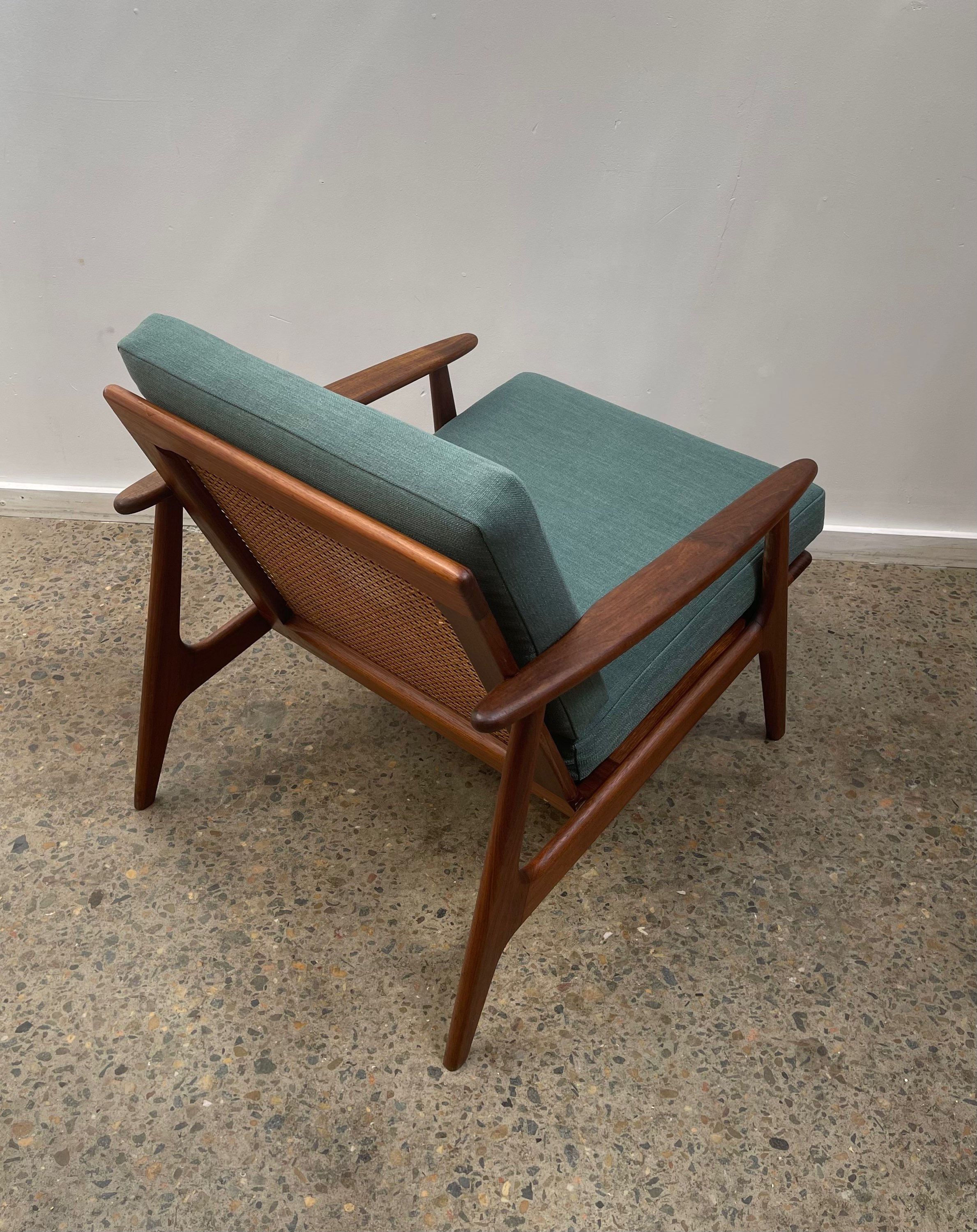 Parker lowline Armchair | single