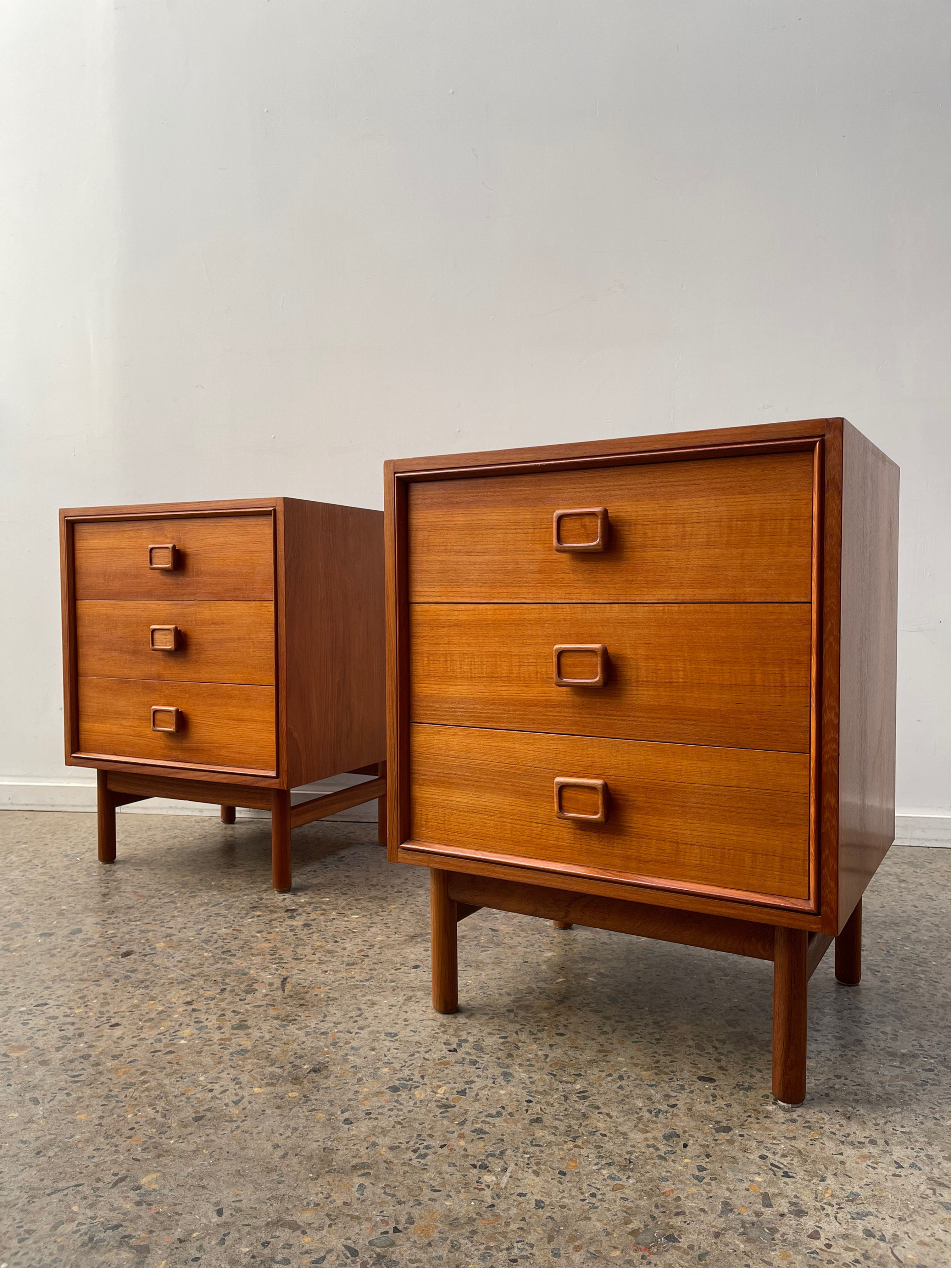 Parker bedside drawers/pair