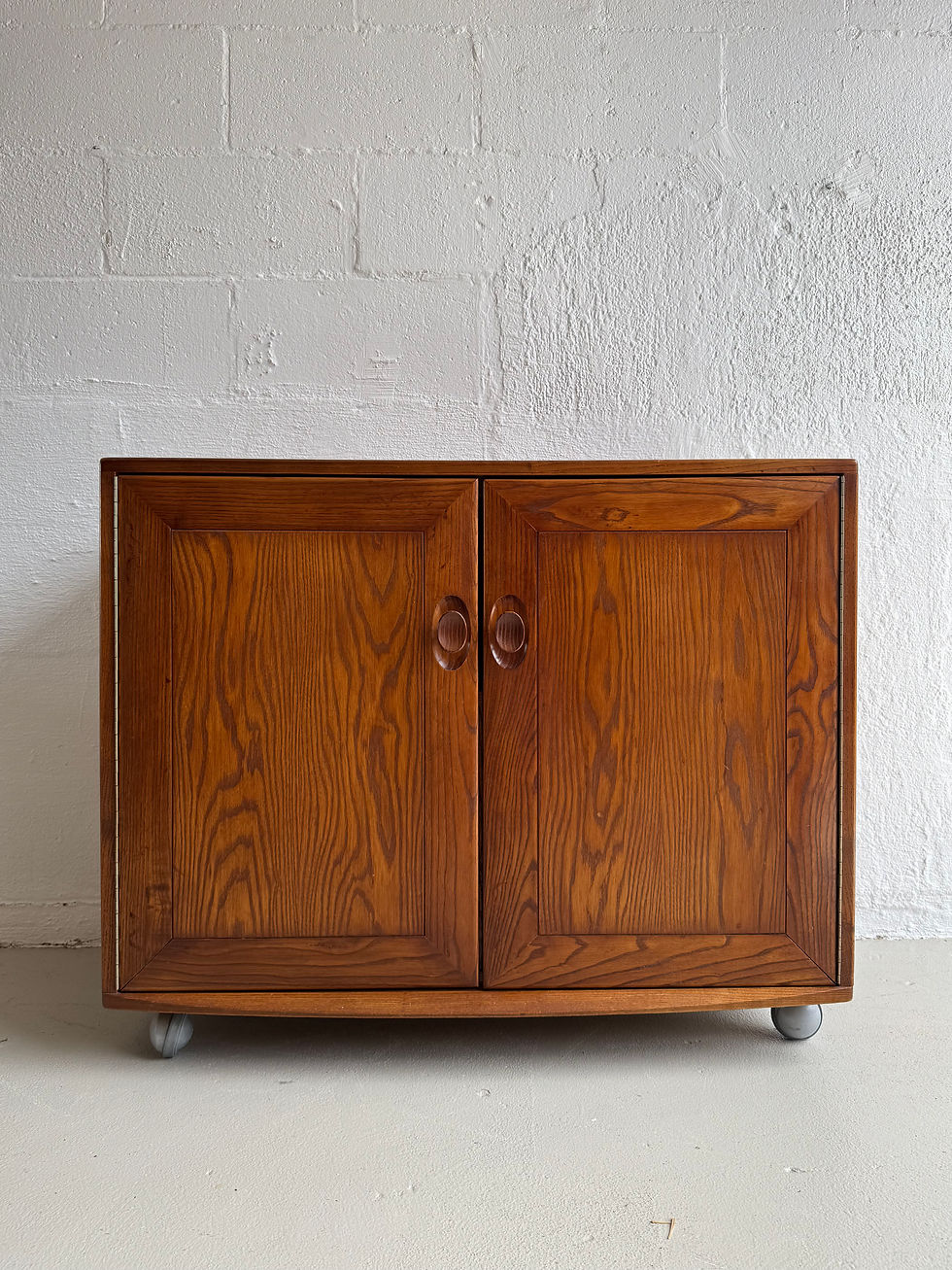 Thumbnail: Vintage cabinet 