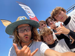 cours de surf pour ados à carcans. Inspir Océan.jpg