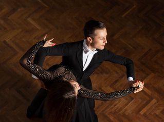 Ouverture de bal : comment réussir sa première danse de mariage ?