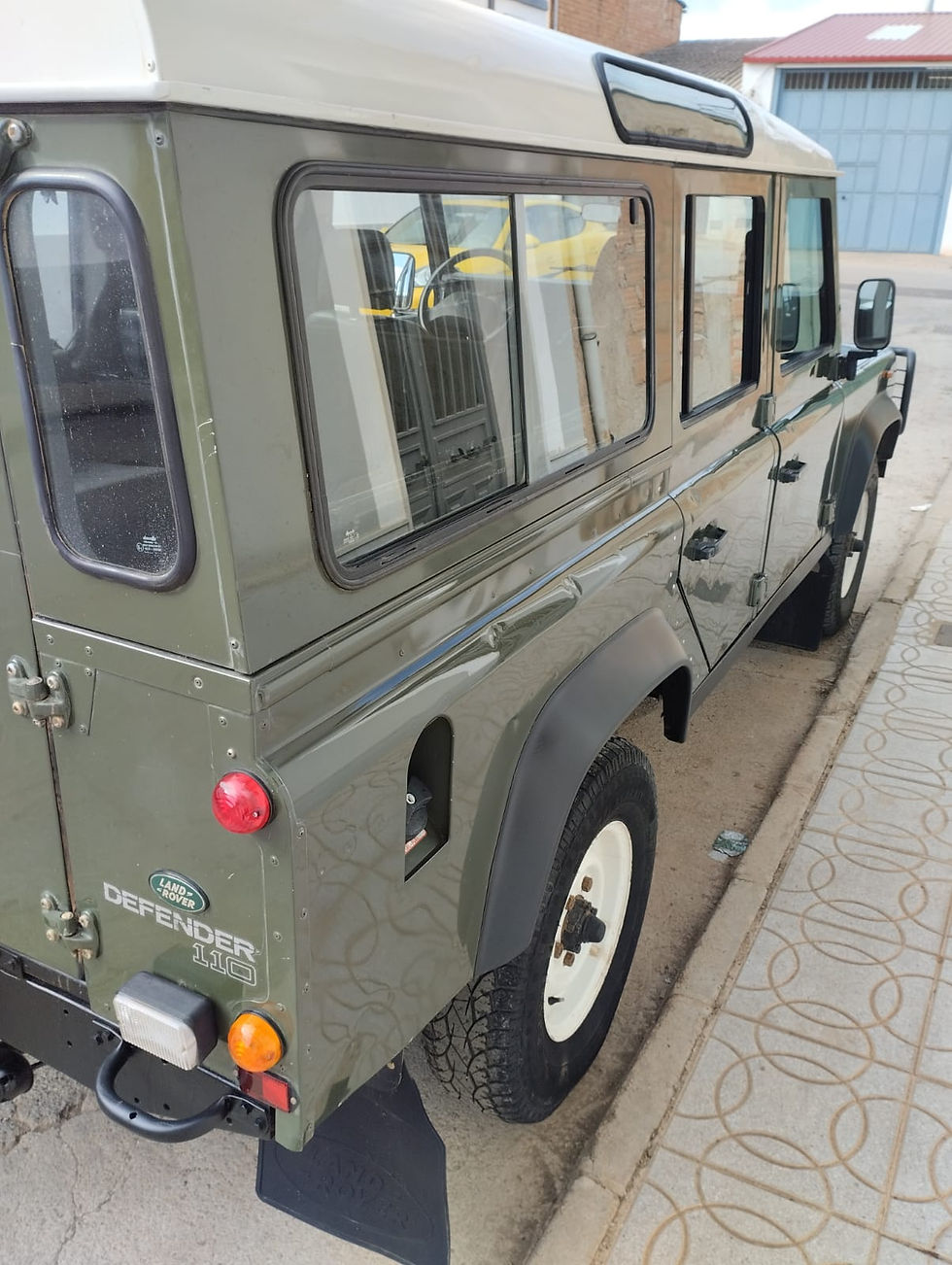 Thumbnail: 1992 Defender 110 5Door - 200Tdi