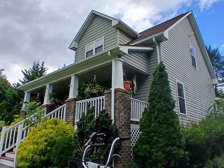 Professional House Washing in Roanoke, VA – Why Soft Washing Is the Best Way to Clean Your Home