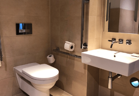 Four Places to Stay in the UK with Wheelchair Accessible Bathrooms