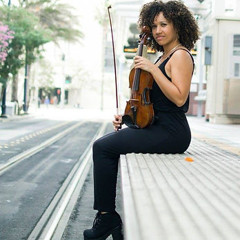 Korina Davis || Violinist