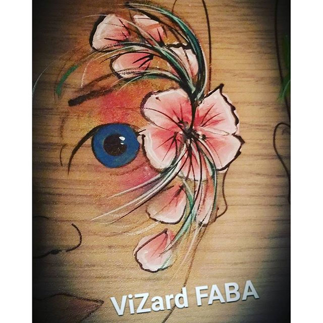 Super quick #eyedesign for Day 7 of #march #challenge _#flowers #facepaint #facepainting #facepainter #bodyart #bodypainting #bodypainter #a