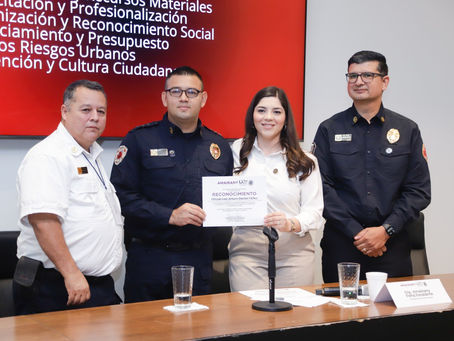 El Congreso de Sonora reconoce el trabajo de bomberos con conferencia