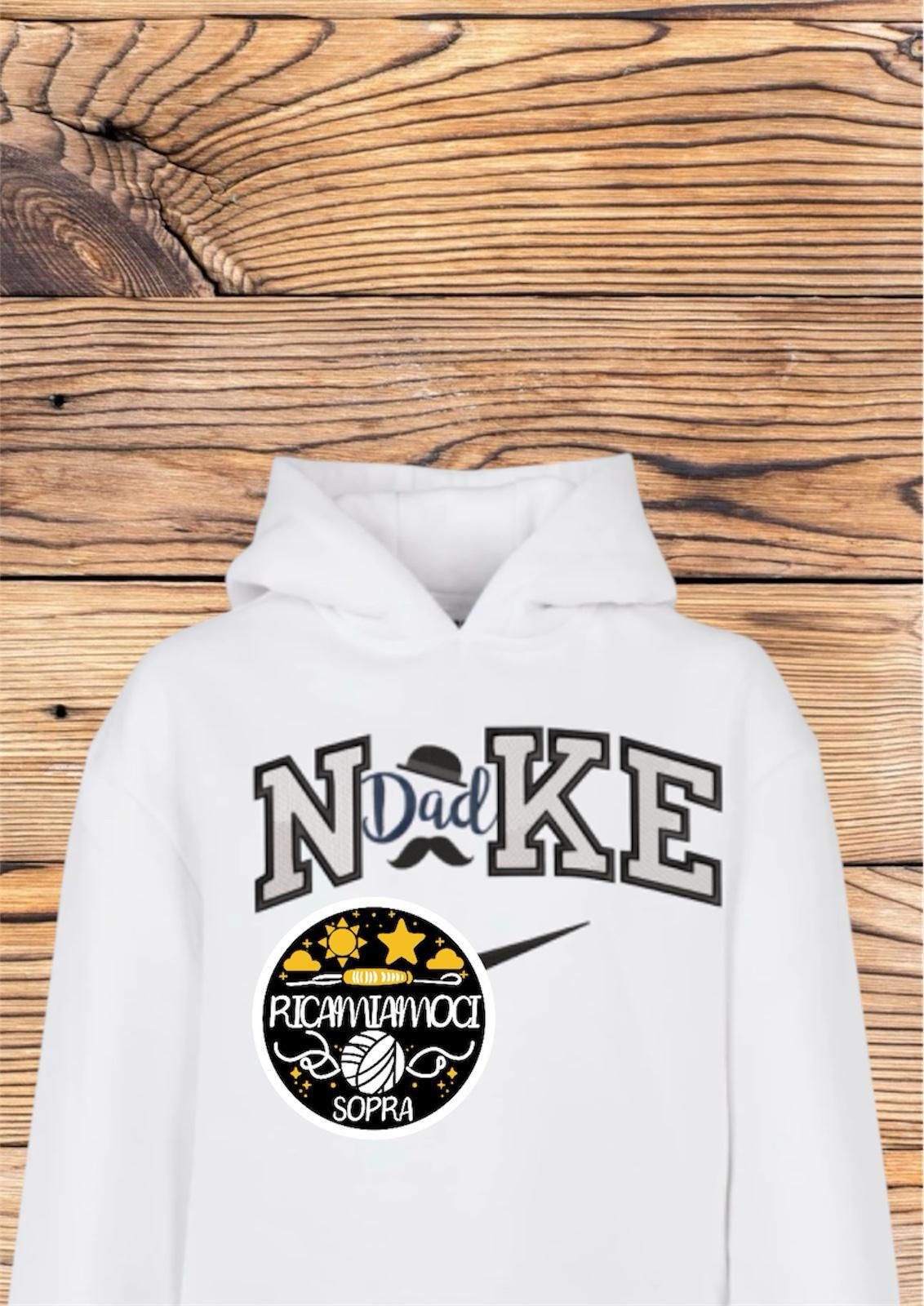 Dad con cappello e baffo