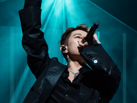 Jay Park & LNGSHOT get the tribune shaking in Amsterdam.