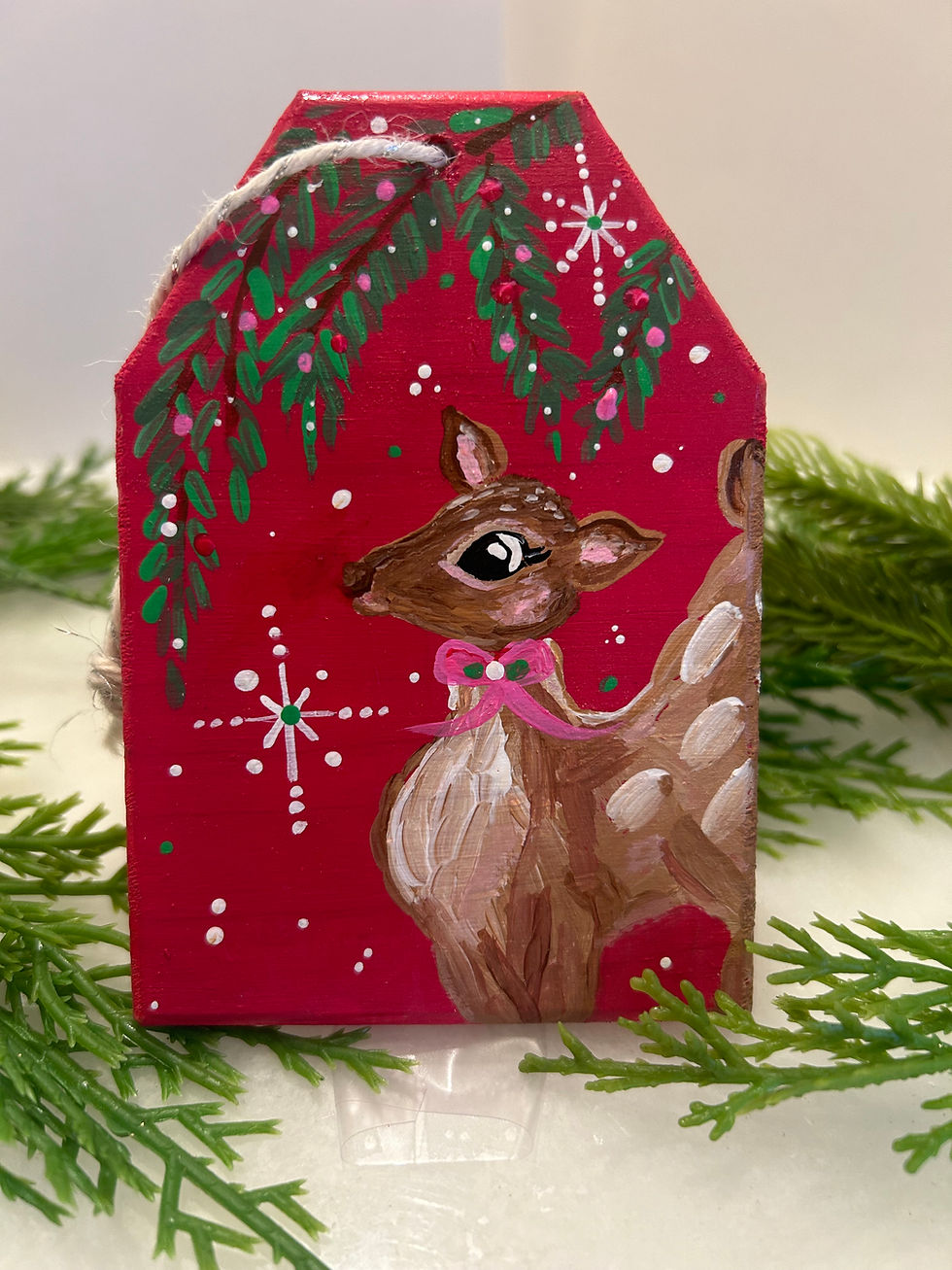 Thumbnail: Reindeer on red
