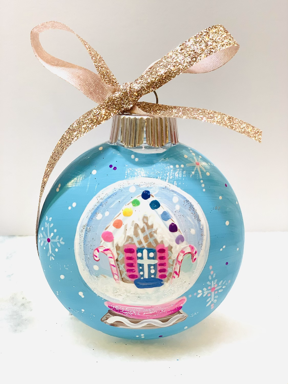 Thumbnail: Snowglobe Gingerbread House 
