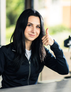 Vanessza a pult mögött