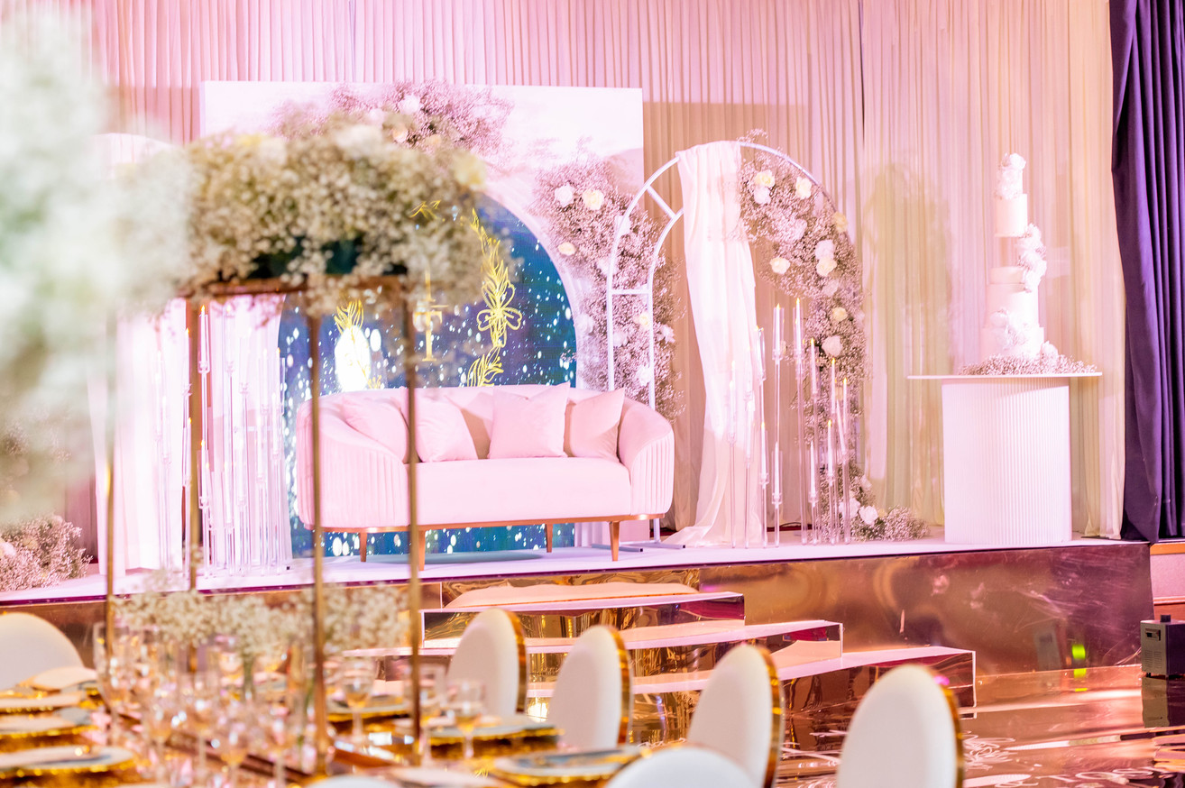 vow renewal, gold and white, luxury event, jii events, Manchester luxury, luxury wedding  event 