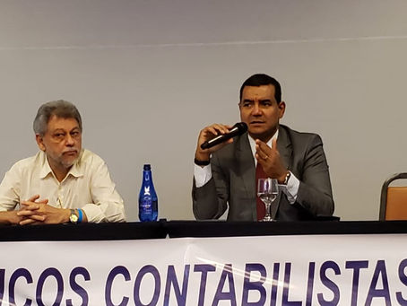 Professor Licurgo Mourão profere palestra de encerramento no 40º Congresso de Técnicos Contabilistas
