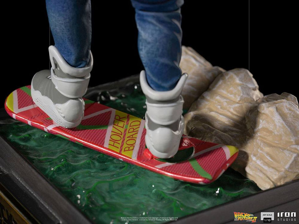 Miniatura: Back to the Future II Art Scale 1/10 Marty McFly on Hoverboard 22 cm by Iron Stu