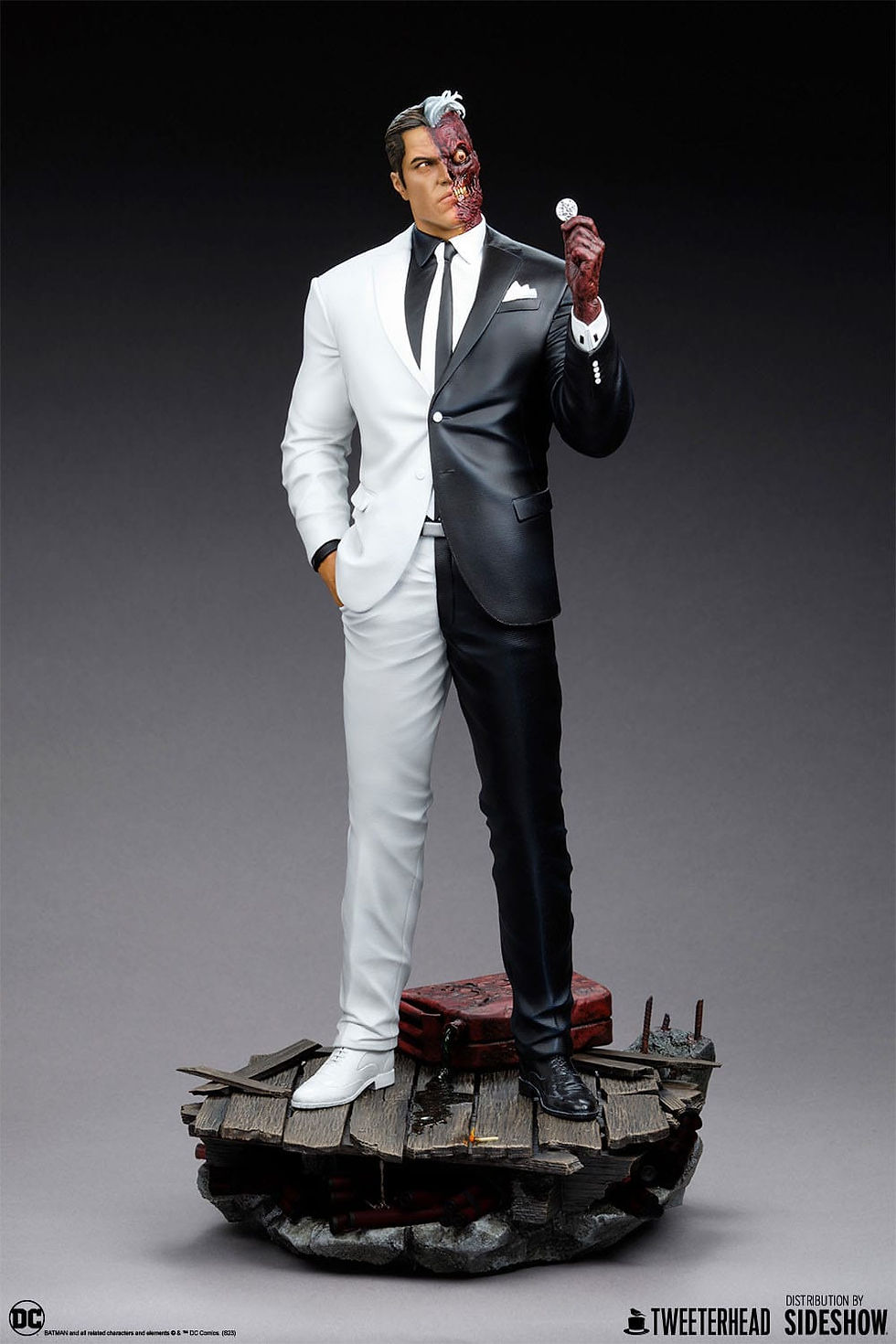 Thumbnail: DC Comics Maquette 1/4 Two-Face 55 cm