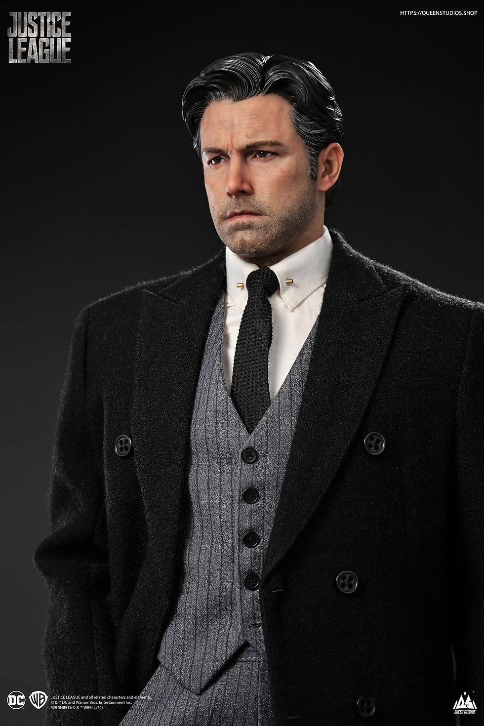 Miniatura: Queen Studios Bruce Wayne (Ben Affleck) 1/4 Statue