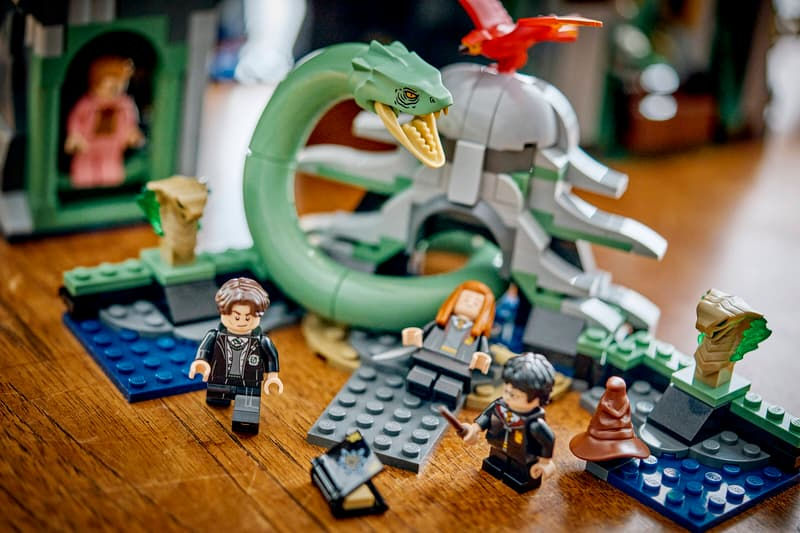 Miniatura: Lego 76473 Harry Potter - Hogwarts Castle East Wing