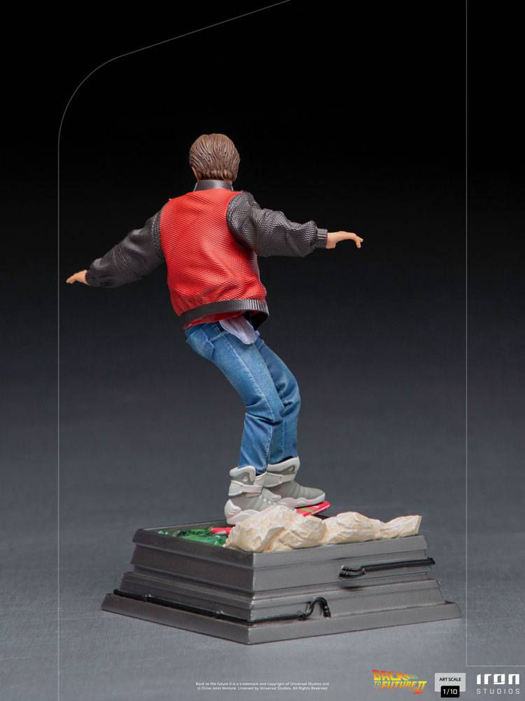 Miniatura: Back to the Future II Art Scale 1/10 Marty McFly on Hoverboard 22 cm by Iron Stu