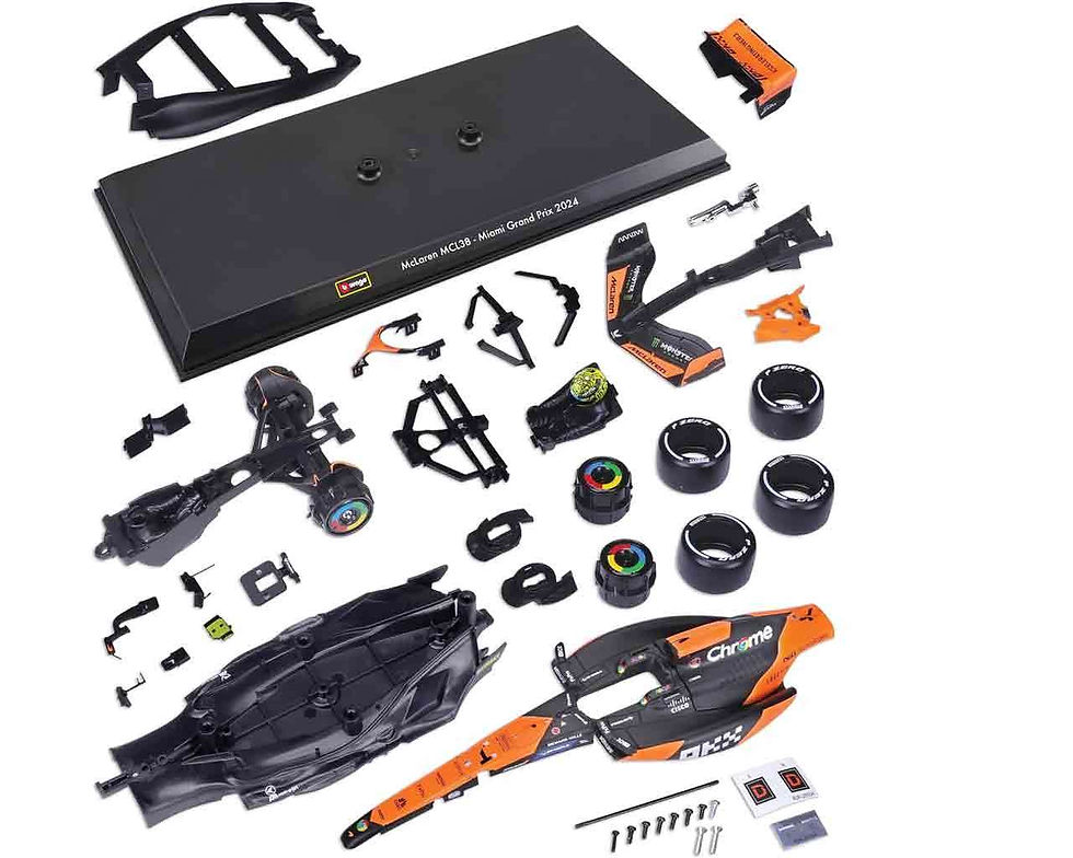 Miniatura: Mclaren f1 mcl38 - lando norris with helmet - model kit 1:24