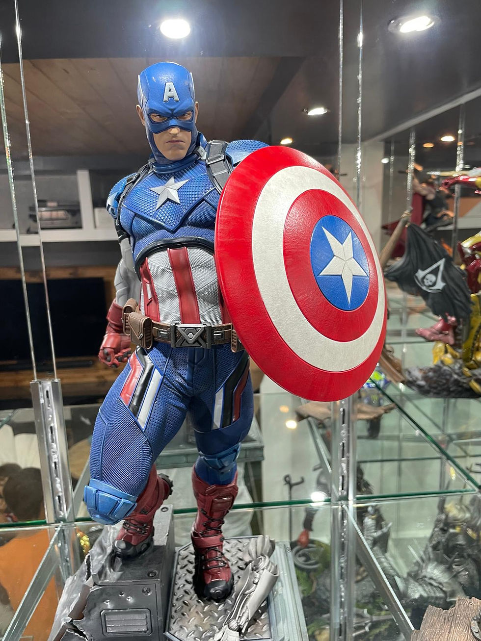 Thumbnail: Sideshow Marvel Comics Captain America 1/4 Premium Format 53 cm
